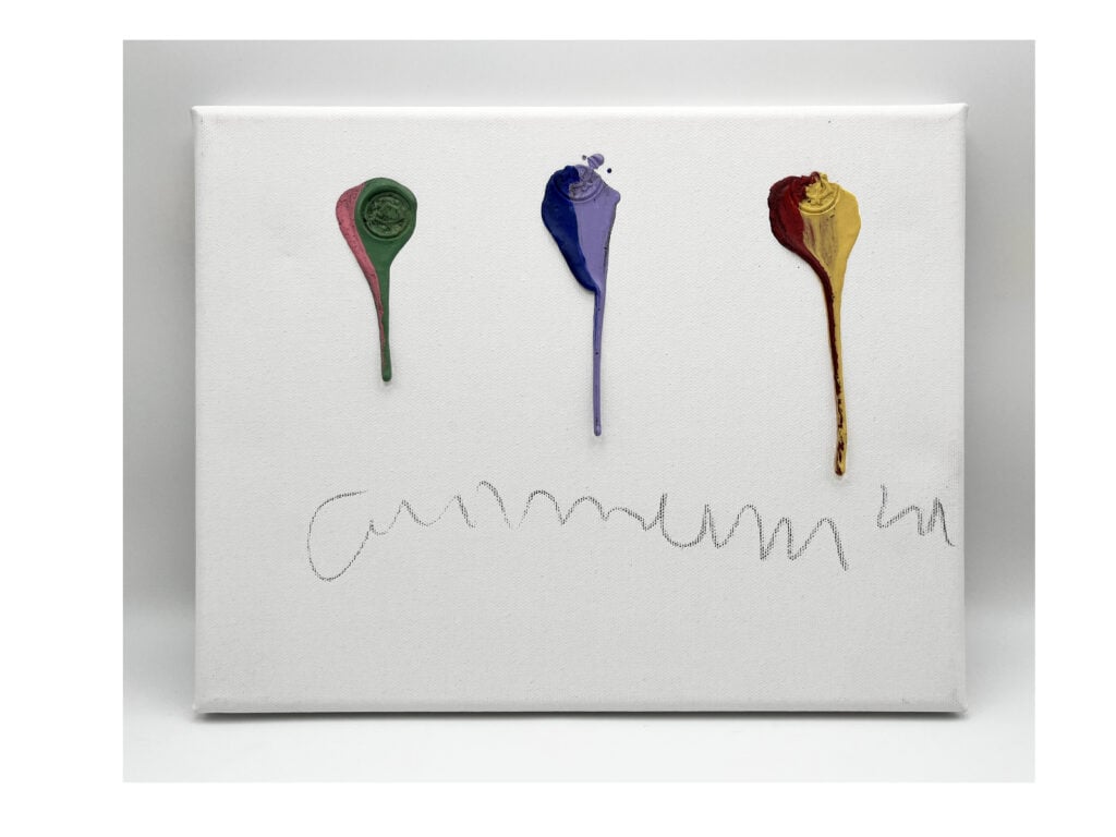 Il grande artista Corrado Levi a novant’anni continua a disorganizzare l’arte. La mostra a Milano 