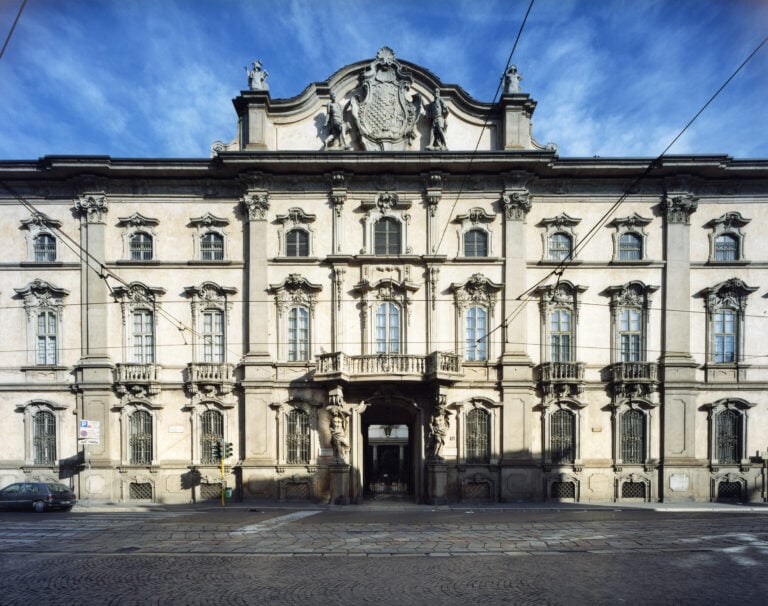 La facciata di Palazzo Litta su corso Magenta a Milano, &copy; Gabriele Basilico per Ministero della Cultura