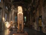 La mostra di Thomas Houseago alla Chiesa di San Vittore e Quaranta Martiri a Milano. Foto di Massimiliano Tonelli
