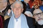 È morto Umberto Pizzi, il fotografo che ha raccontato l’Italia attraverso i suoi eccessi 