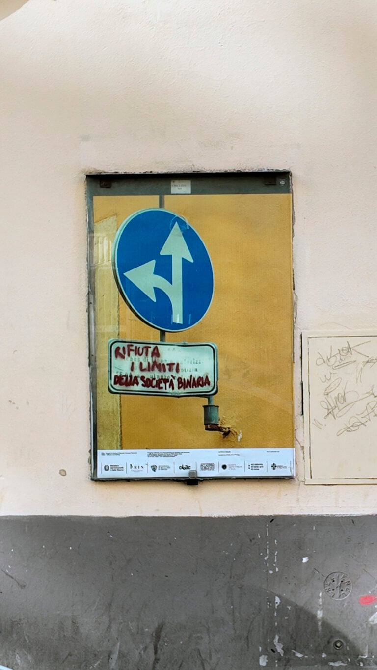 Firenze si riempie di 180 manifesti artistici contro gli stereotipi di genere. Le foto