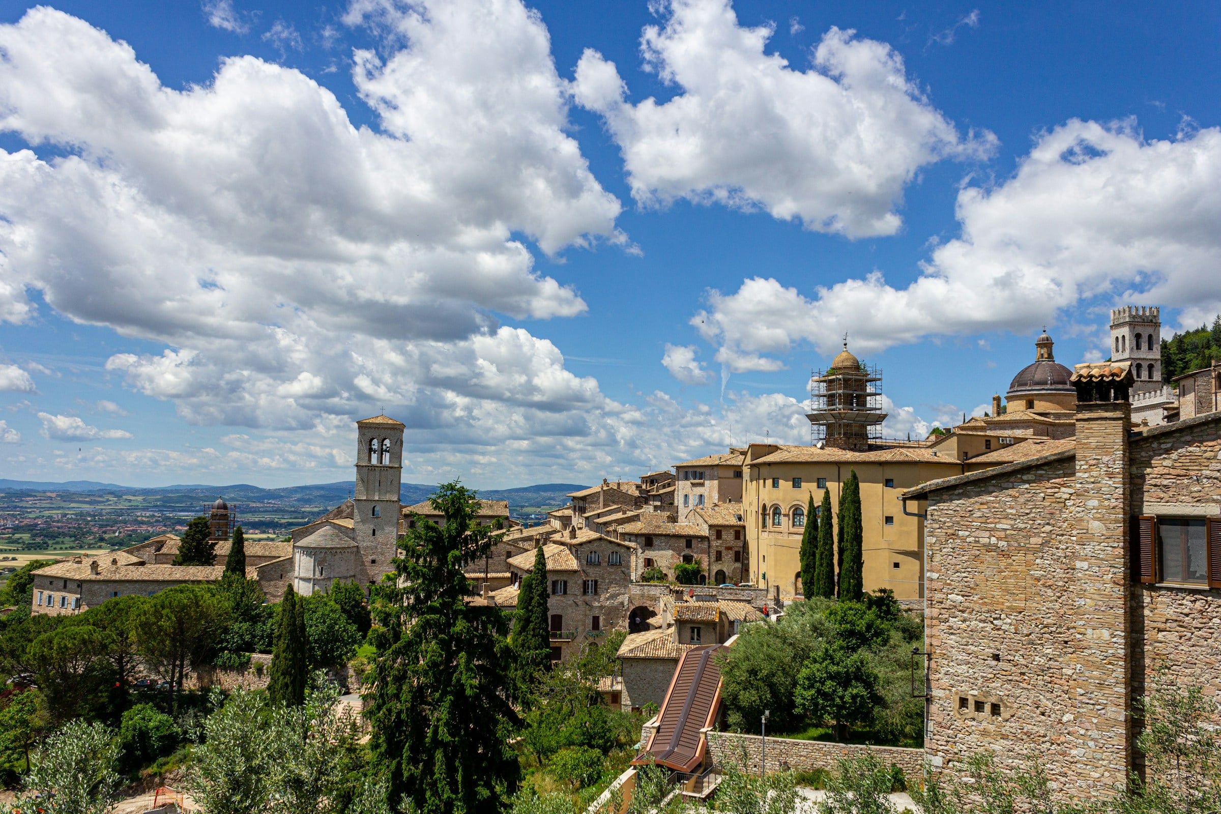 https://www.artribune.com/wp-content/uploads/2026/09/cover-assisi-foto-di-fernando-tavora-su-unsplash.jpg