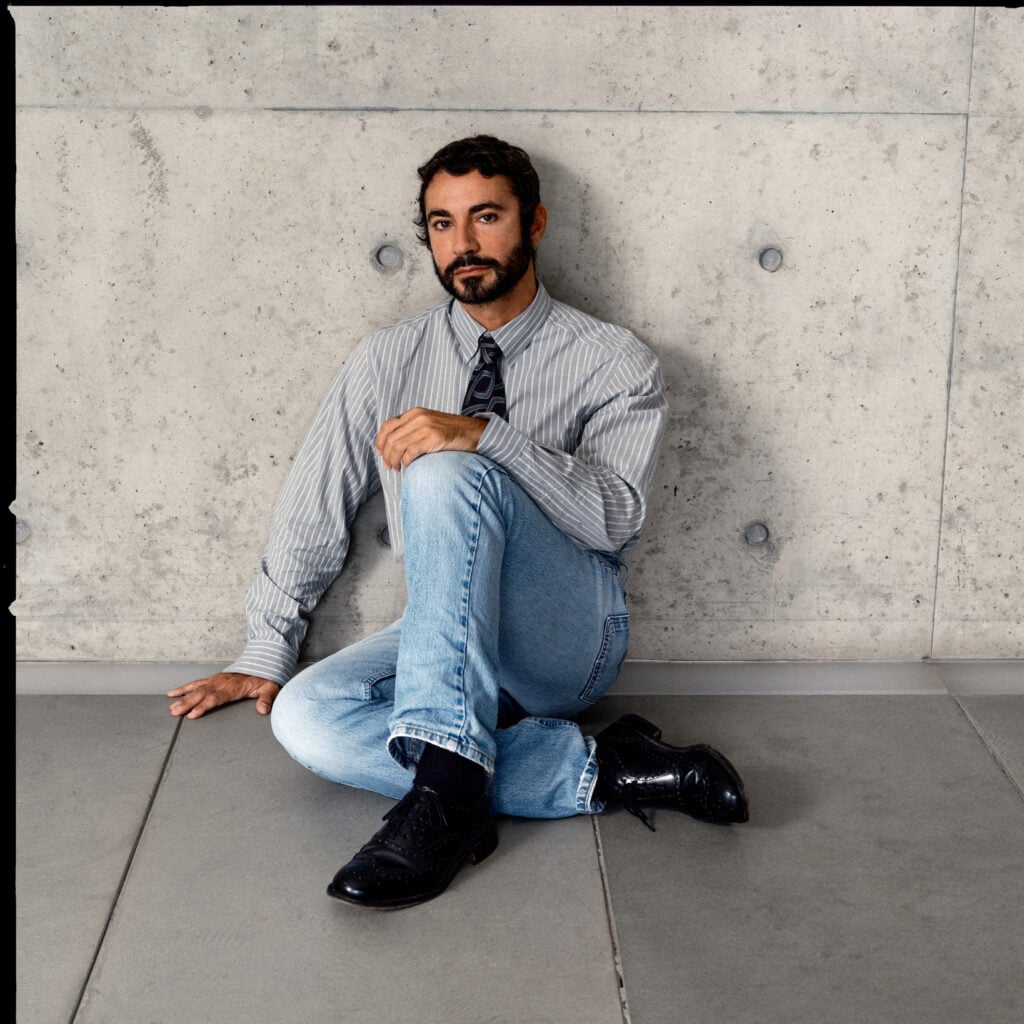 Emporio Armani ha nominato per la prima volta un direttore creativo esterno alla famiglia