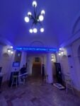Maurizio Nannucci, Same Words Different Thoughts / Same Thoughts Different Words, 2026, neon, intervento site-specific, Sferisterio di Macerata, mostre