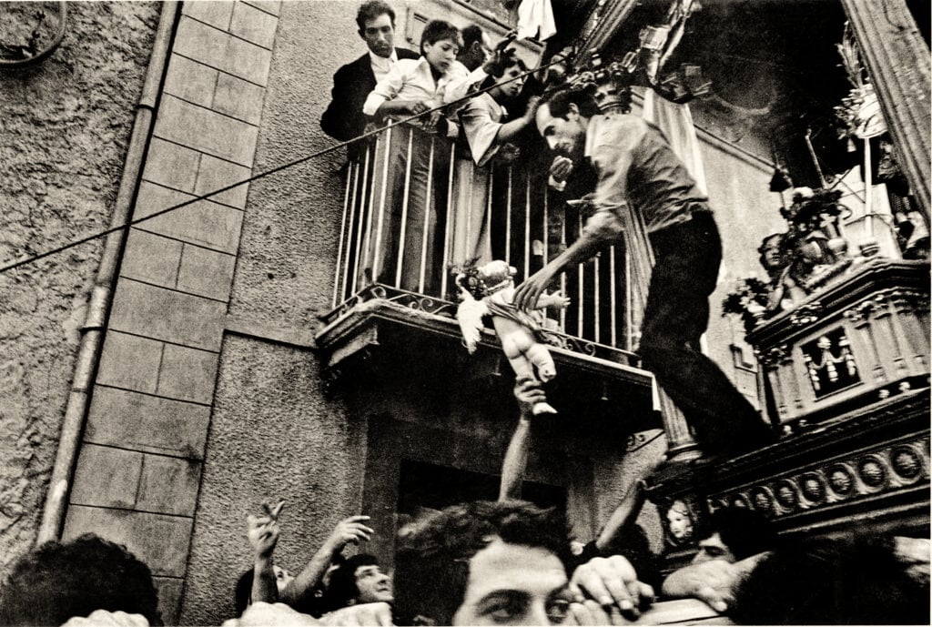 300 fotografi per raccontare una Sicilia mai vista: un libro ricostruisce un secolo di immagini 