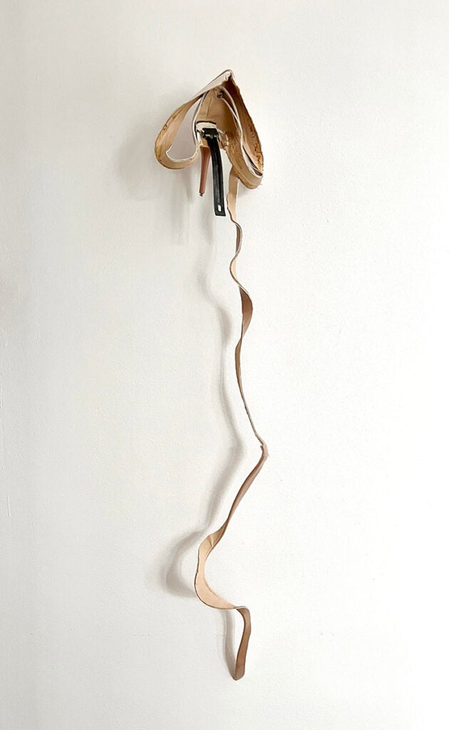 Garance Früh, Peeling, 2026, Shoe, nail, Cortesia degli Artisti e di Ciaccia Levi, Paris - Torino
