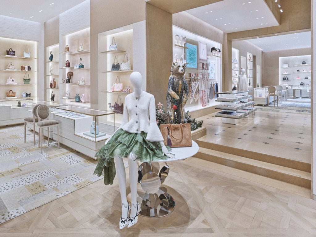 La nuova boutique di Dior a Milano è un museo di arte contemporanea (opere di Pistoletto, Clemente e altri)