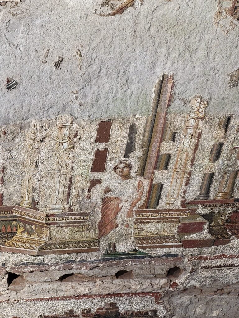 Una porzione del mosaico parietale rinvenuto nel Criptoportico sotto le Terme di Traiano