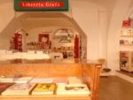 Dopo oltre 20 anni raddoppia gli spazi la libreria Giufà anima del quartiere San Lorenzo a Roma