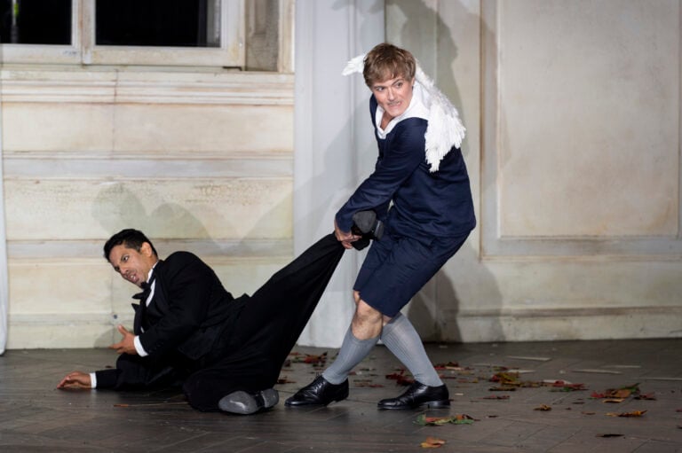 Le nozze di Figaro 2026, Germ&aacute;n Olvera (Conte di Almaviva) Uli Kirsch (Mimo attore) &copy;Fabrizio Sansoni, Teatro dell'Opera di Roma, mozart