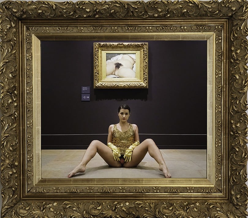 Miroir de l’Origine di Déborah de Robertis. Courtesy the artist