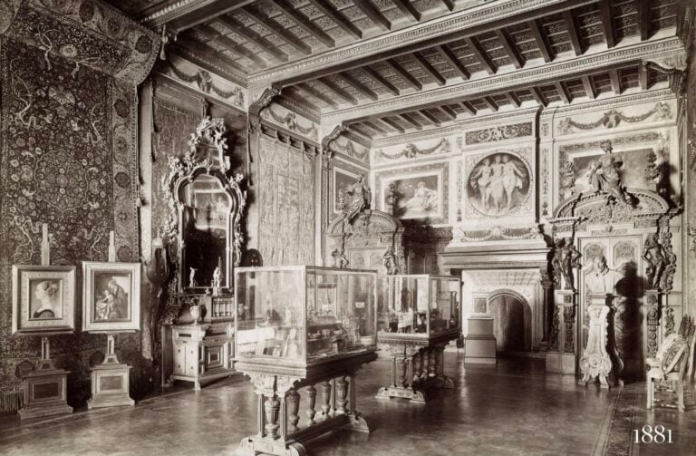Il Salone dorato del Museo Poldi Pezzoli in una foto di fine XIX secolo