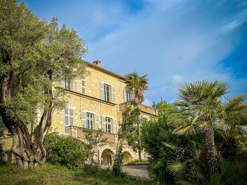 L’estate dei furti d’arte. Al Museo Renoir in Costa Azzurra quattro opere rubate all’alba (valgono milioni)