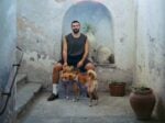 Provincia Cosmica. Intervista a Effe Minelli, lo scultore che lavora ai piedi del Vesuvio