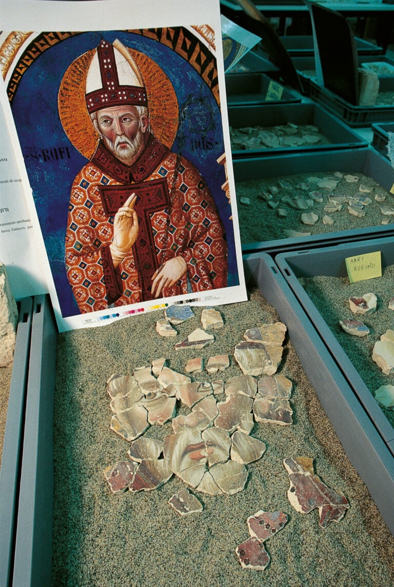 1997, terremoto e restauri della Basilica di San Francesco. Ph Ghigo Roli per la collana Mirabilia Italiae, edito da Franco Cosimo Panini Editore