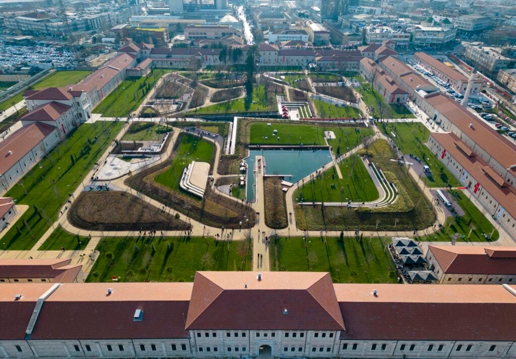 A Istanbul una caserma ottomana &egrave; diventata la biblioteca pi&ugrave; sostenibile del mondo