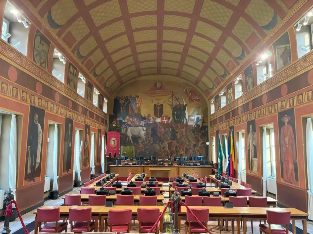 Per sei sere il consiglio comunale di Bergamo lascia parlare gli artisti