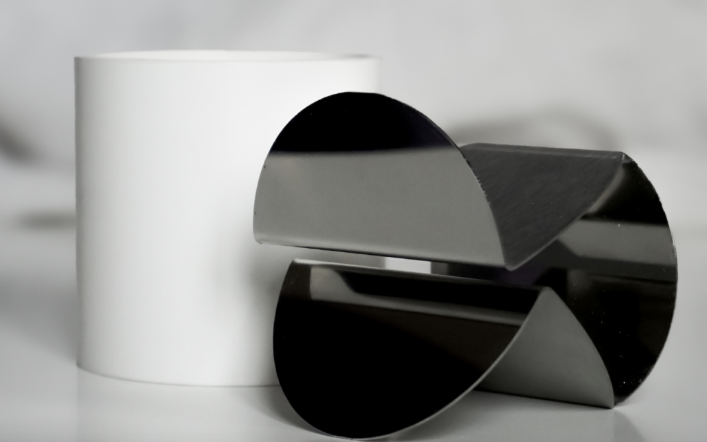 Un posacenere rotondo sfida il Cubo di Bruno Munari: il progetto di elleemme studio