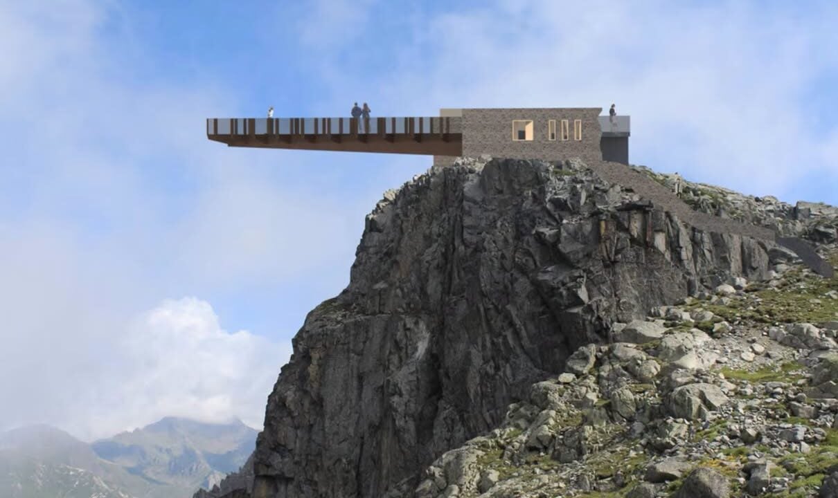 Spunta una passerella panoramica di vetro in mezzo alle Alpi (gli ambientalisti la prendono male)