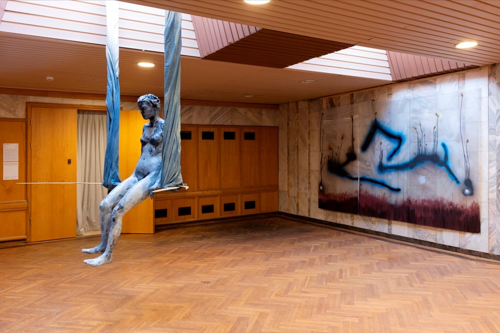 Survival Kit 2026, installation view, Virginie Ittah, Learning to Fly, 2025. Photo Kristine Madjare