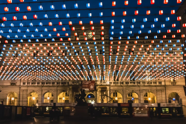 Daniel Buren, Tappeto volante. Photo Elena Zanchi. Courtesy FIAF