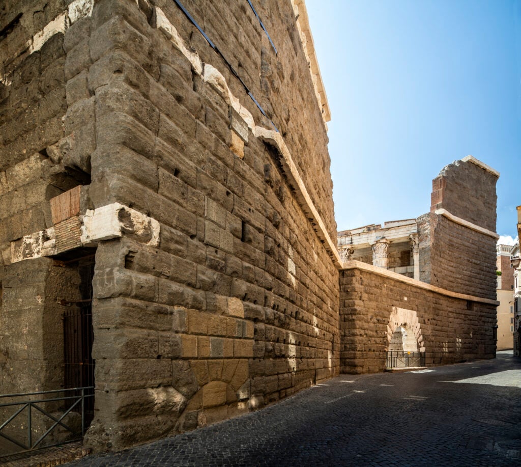 Il muro di fondo del Foro di Augusto al termine del cantiere di restauro