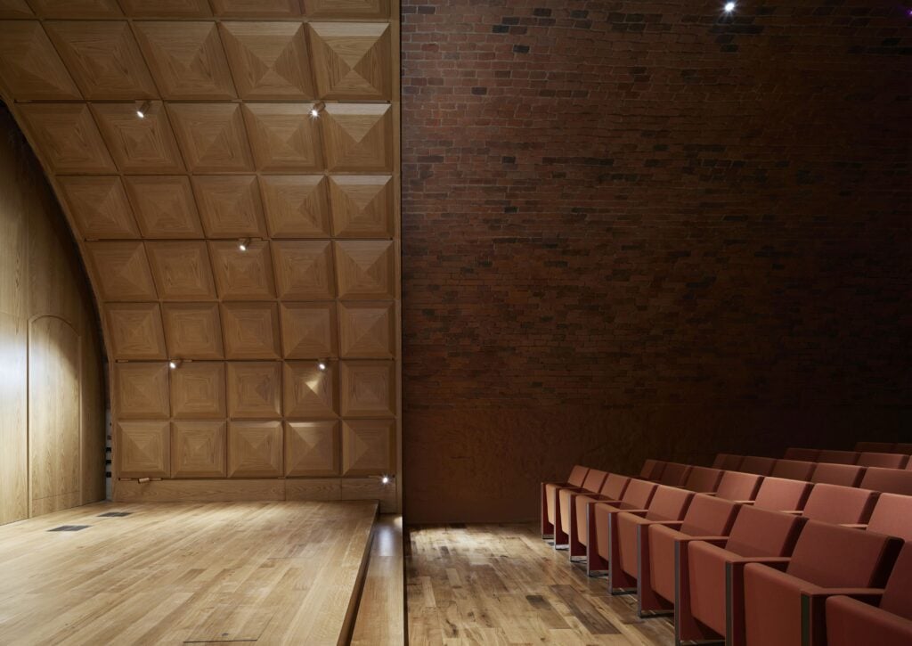 Teatro di Vitigliano, Greve in Chianti - MDU architetti. Photo Pietro Savorelli
