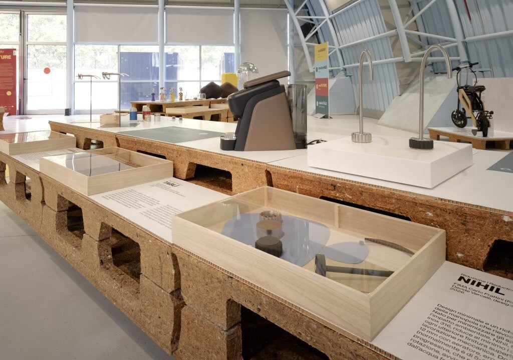 Dalle scarpe fatte con le mele al caffè senza capsule: a Torino in scena il design del futuro