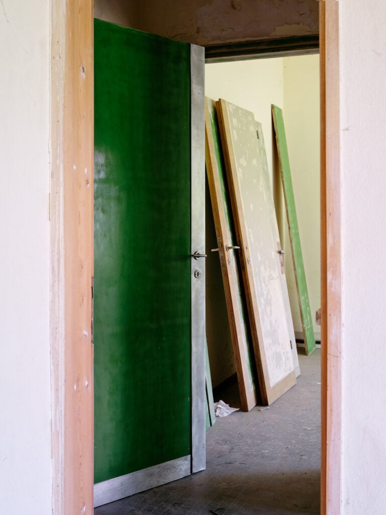 Nel cantiere di 155 Tradate, all'interno dell'edificio razionalista progettato dall'architetto E. A. Griffini. Photo Francesca Iovene
