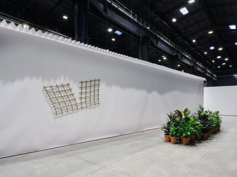 La mostra di Luciano Fabro all'HangarBicocca di Milano: un compendio prezioso