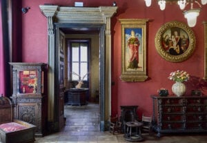 Le sculture di Bertozzi & Casoni da scoprire sala per sala in uno dei musei più affascinanti di Milano. La recensione