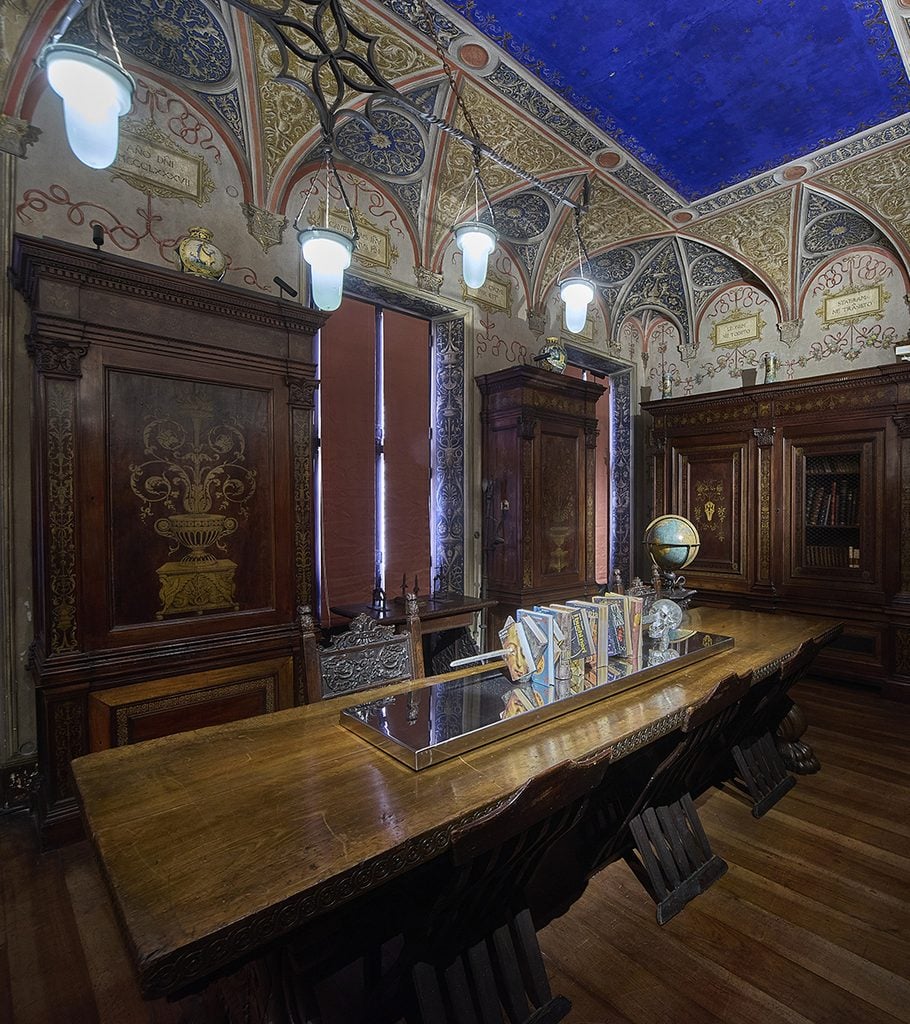 Le sculture di Bertozzi & Casoni da scoprire sala per sala in uno dei musei pi&ugrave; affascinanti di Milano. La recensione