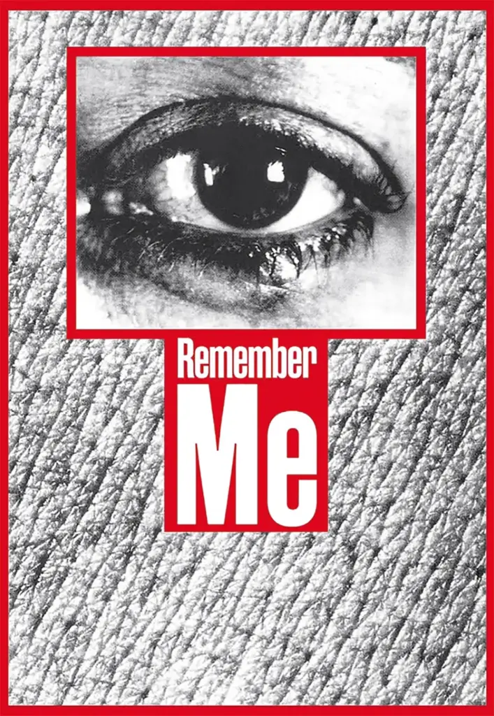 A Parigi c'è una monumentale installazione della grande artista Barbara Kruger. Le foto
