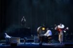 La Ballad Opera di Vinicio Capossela che porta in scena l&rsquo;urgenza di rimanere umani. La recensione&nbsp;