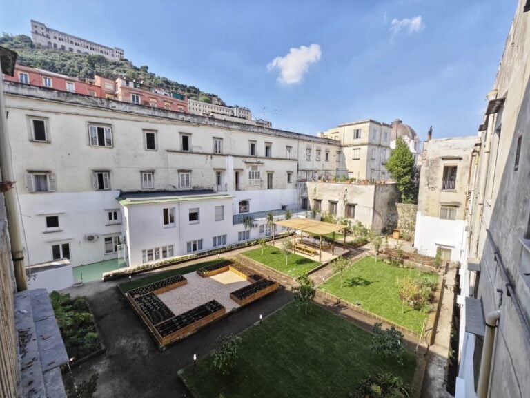 Foqus, Napoli