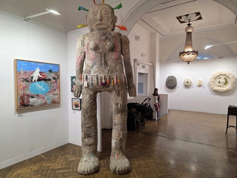 La nuova fiera di Londra accantona le gallerie: gli artisti partecipano direttamente (e gratis)