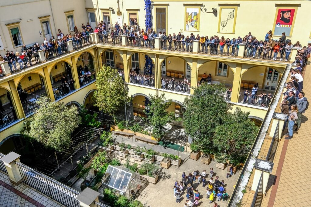 Quattordici imprese sociali per tre città del Sud: il progetto del premio Nobel Muhammad Yunus parte da Napoli