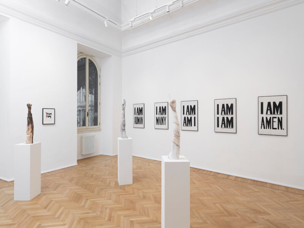 Intervista all’artista Hank Willis Thomas che dialoga con Man Ray in due mostre tra Roma e San Gimignano 