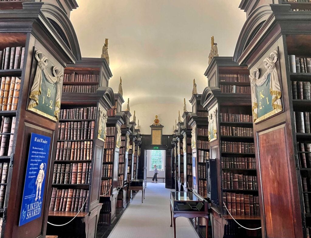 Gli interni della Marsh's Library. Crediti Tourism Ireland