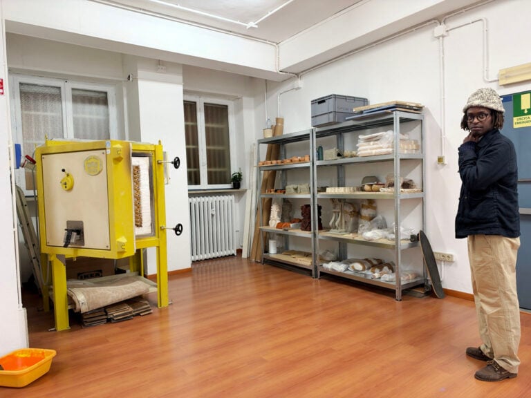 A Torino due artisti rwandesi aprono un nuovo spazio espositivo non profit (e sotto c&rsquo;&egrave; un atelier da vedere)