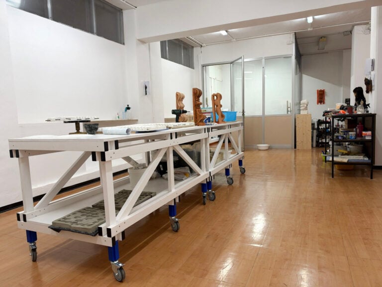 A Torino due artisti rwandesi aprono un nuovo spazio espositivo non profit (e sotto c&rsquo;&egrave; un atelier da vedere)