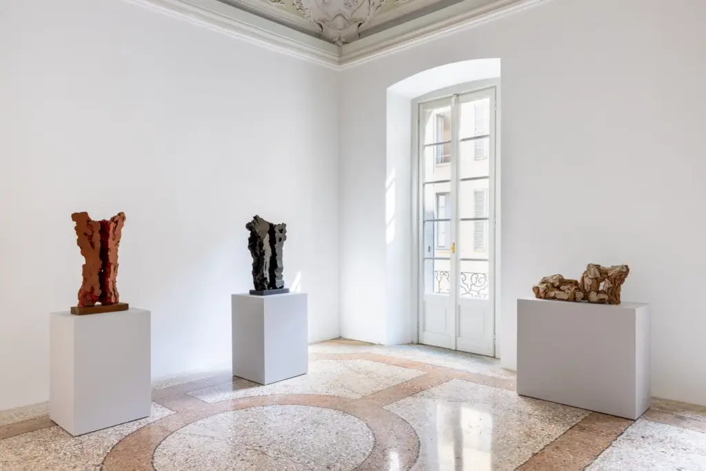 Leoncillo. Perch&eacute; pi&ugrave; bruci, Thaddaeus Ropac di Milano, Installation View, Ph Roberto Marossi