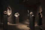 A Volterra gli alberi diventano archivi della memoria nelle sculture di Janine Thüngen-Reichenbach 