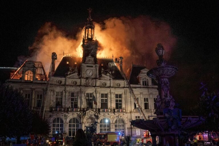 L'incendio del Municipio di Limoges. Courtesy Ville de Limoges