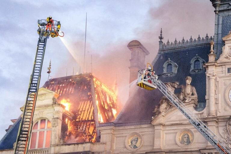 L'incendio del Municipio di Limoges. Courtesy Ville de Limoges