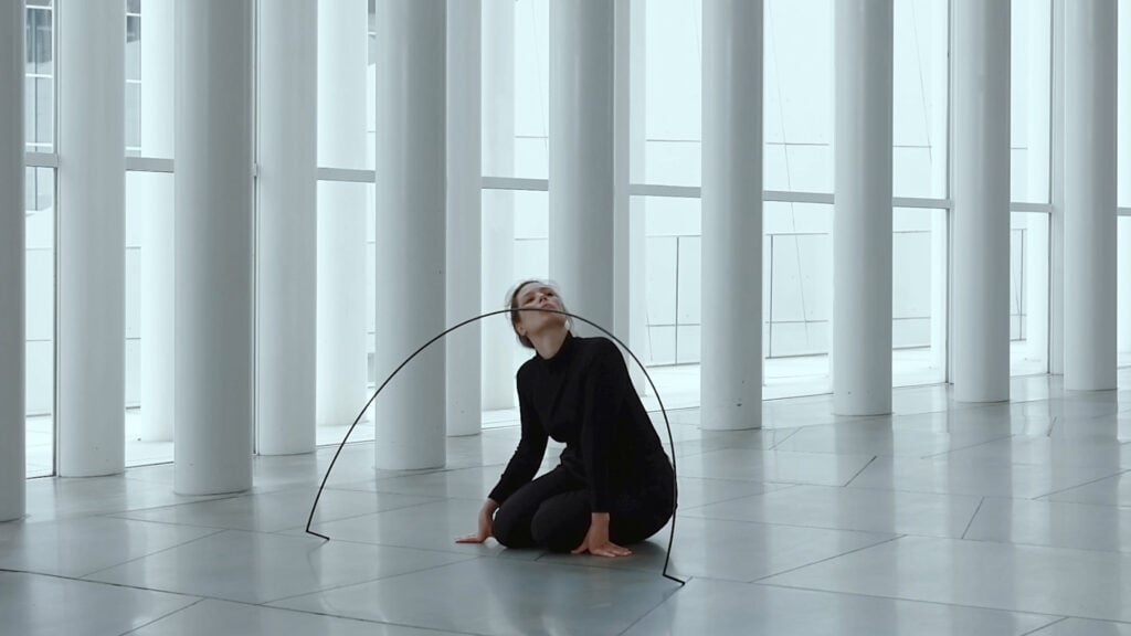 Agnieszka Mastalerz – The Props Assist the House