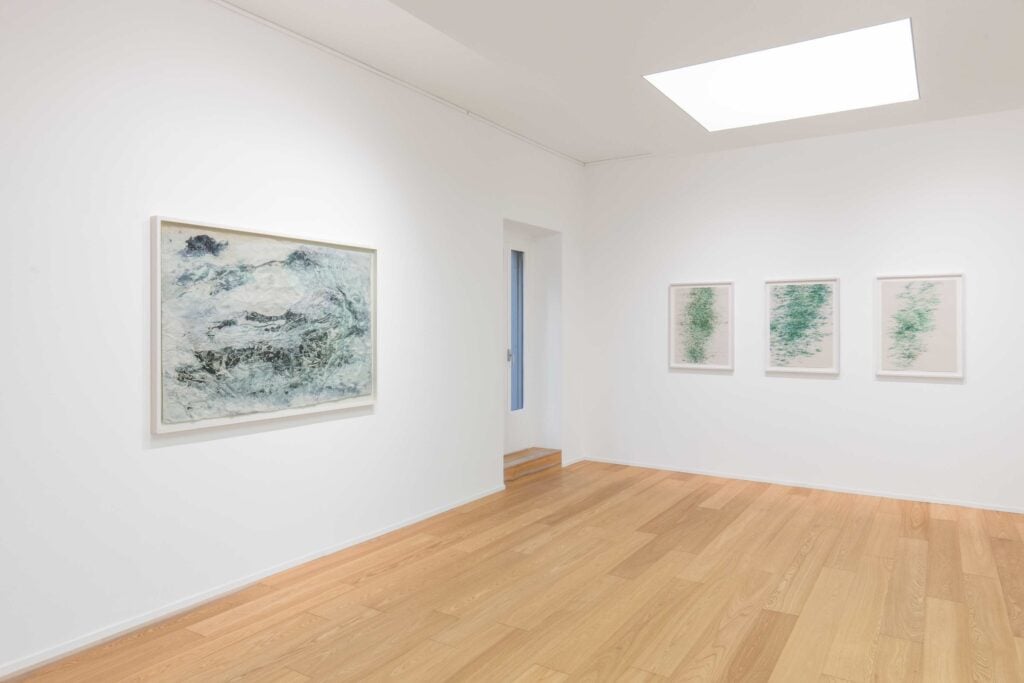 A Milano la mostra che trasforma la galleria in un grande fiume. Melissa McGill da Mazzoleni 
