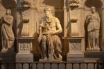Freud si identificava con Mosè (ce lo spiega lo storico dell’arte Horst Bredekamp nel suo ultimo libro) 