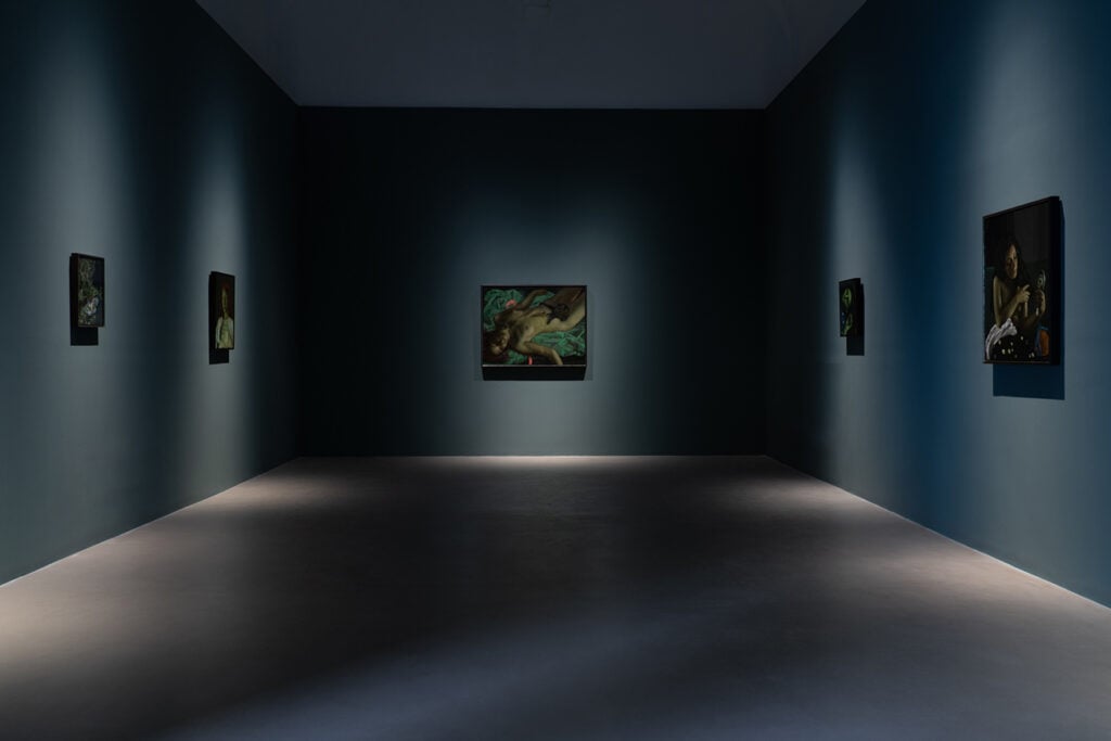 Uno dei più influenti pittori contemporanei è in mostra a Firenze con una retrospettiva. La recensione di Victor Man