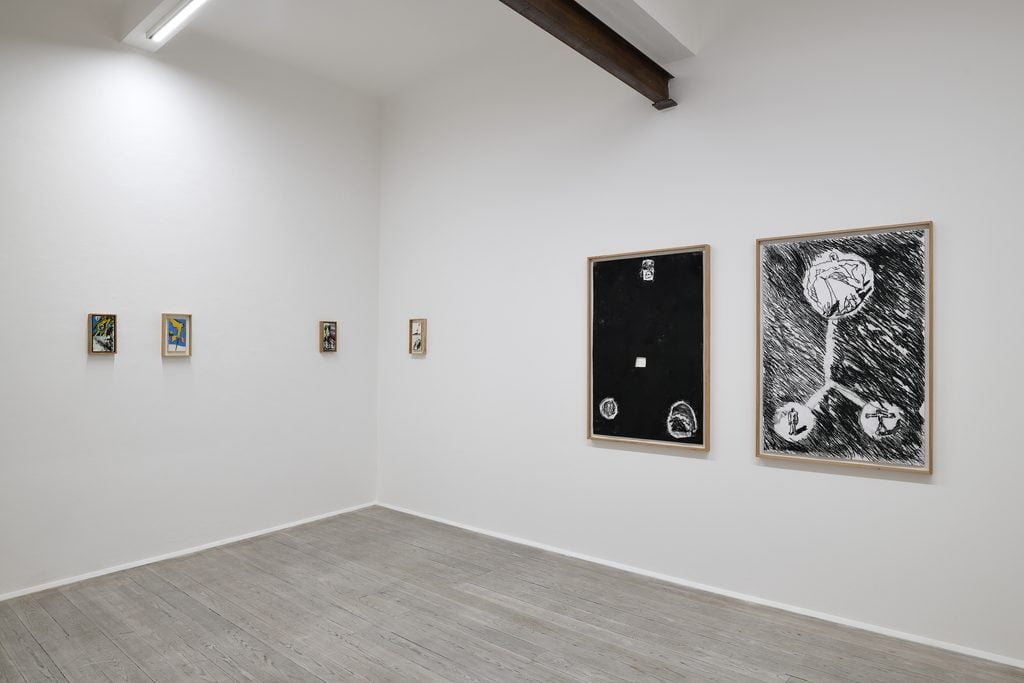 Installation view della mostra "Enzo Cucchi VS CANEMORTO / CANEMORTO VS Enzo Cucchi" alla Galleria Poggiali di Firenze